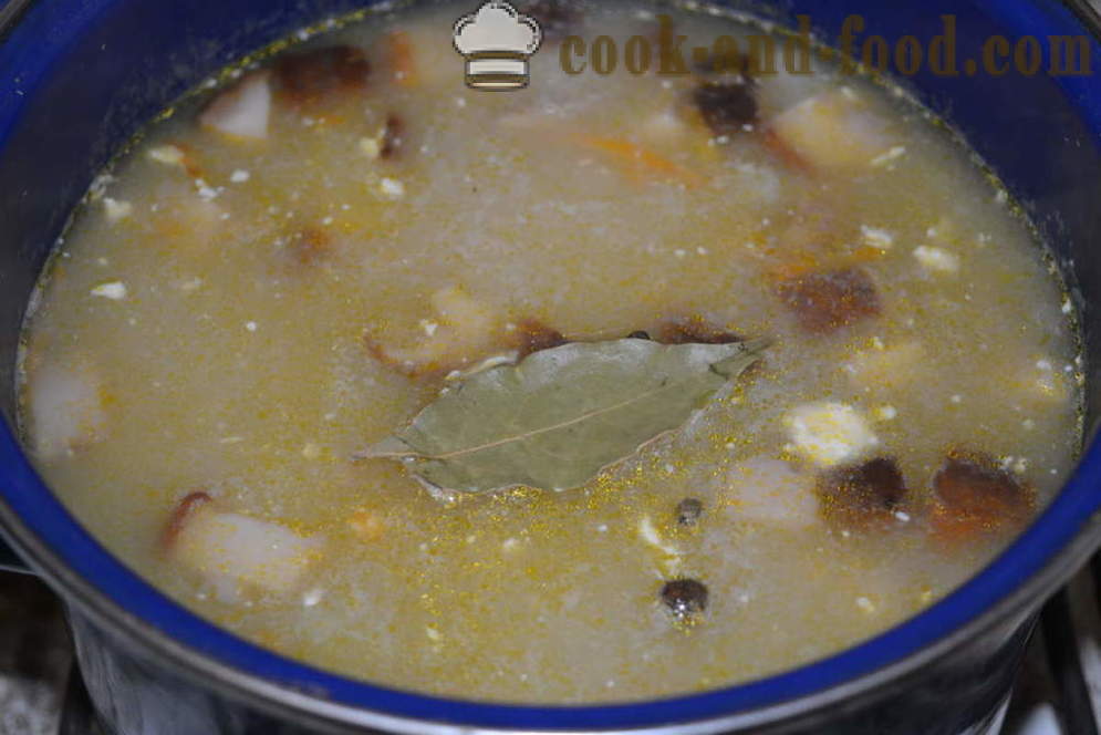 Sup cendawan putih segar dengan keju krim - bagaimana untuk memasak sup cendawan dengan cendawan segar dan keju, dengan langkah dengan gambar langkah resipi