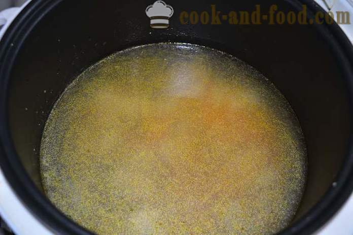 Sup ayam lazat dengan mi dalam multivarka - tanpa kentang