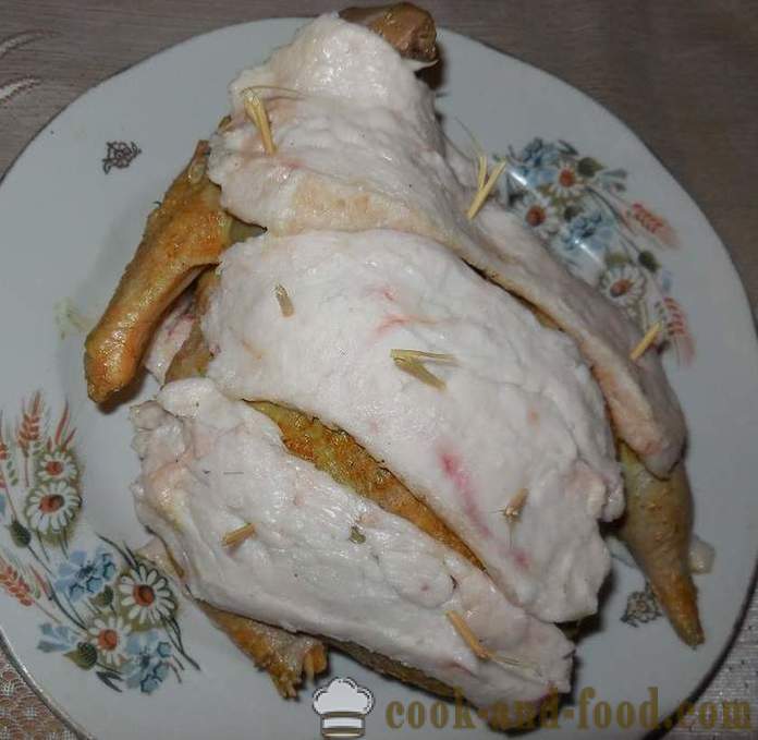 Pheasant liar dibakar di dalam oven - seperti yang lazat untuk memasak pegar di rumah, resipi dengan gambar