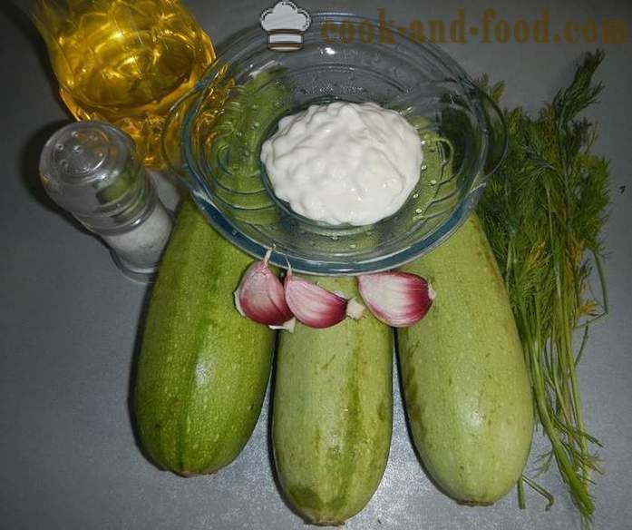 Zucchini goreng: bawang putih, mayonis dan Dill - bagaimana untuk memasak zucchini goreng lazat dalam kuali, resipi dengan gambar, langkah demi langkah