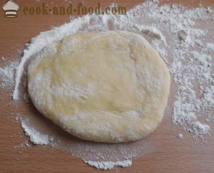 Kek yis Air dengan jem dalam oven - bagaimana untuk memasak pai dengan jem, dengan langkah demi langkah resipi foto