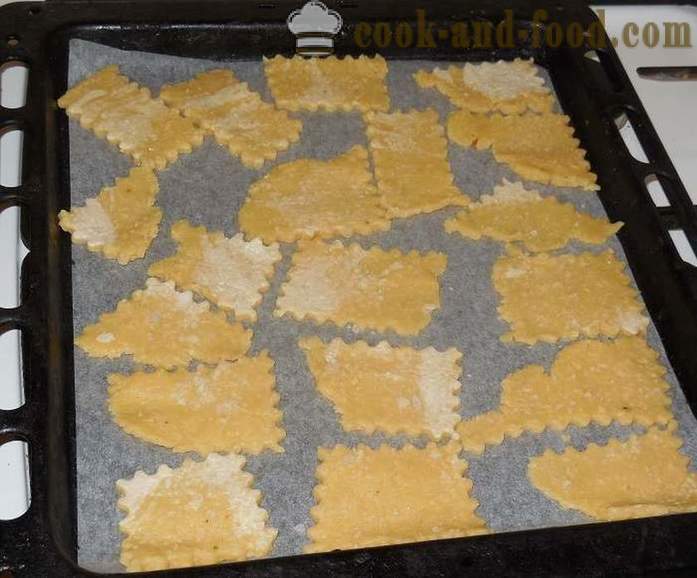 Keropok masin dengan keju dalam ketuhar - bagaimana untuk membuat biskut keju, resipi dengan gambar