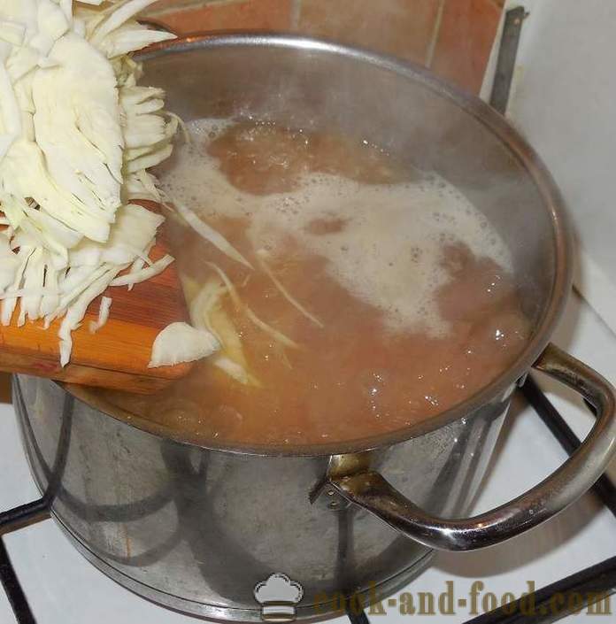 Sup buatan sendiri yang lazat dengan kacang di Ukraine - bagaimana untuk memasak sup dengan kacang dalam Ukraine - satu langkah demi langkah resipi foto