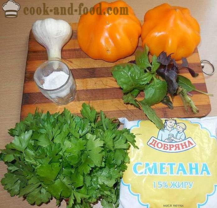 Salad mudah dan lazat tomato segar dengan krim masam, bawang putih dan selasih - bagaimana untuk memasak salad tomato - resipi dengan gambar - langkah demi langkah
