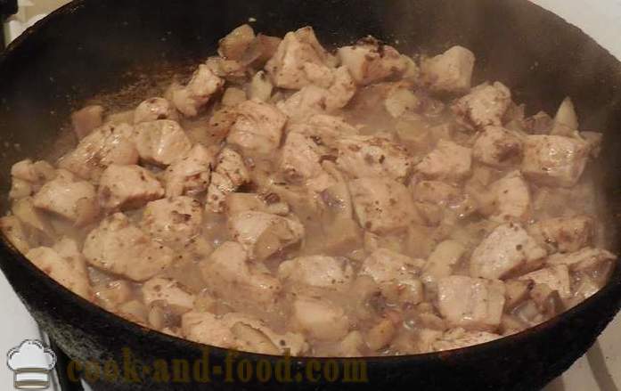 Ayam tumis dengan cendawan atau bagaimana untuk memasak stew ayam - satu langkah demi langkah resipi foto