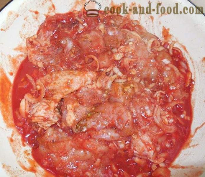 Ayam barbeku di panggangan - Lidi lazat dan berair ayam dalam sos tomato - satu langkah demi langkah resipi foto