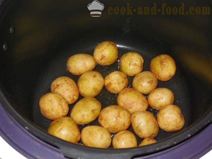 Kentang muda dalam multivarka dengan krim masam, Dill dan bawang putih - langkah demi langkah resipi dengan gambar yang lazat untuk memasak kentang baru