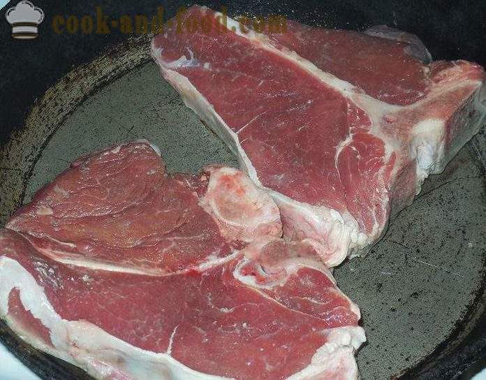 Lazat dan enak steak daging lembu atau daging babi Ti Bon - memasak penuh dengan daging panggang - satu langkah demi langkah resipi foto