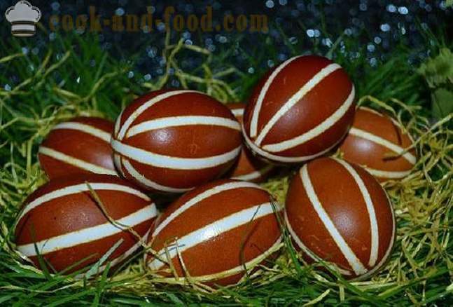 Telur Paskah dicelup dengan sekam bawang - bagaimana untuk cat telur dalam kulit bawang, cara mudah lukisan Paskah.