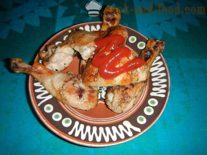 Ayam panggang di panggangan - bagaimana lazat ayam panggang di panggangan, resipi dengan gambar.