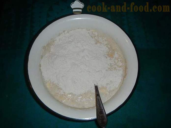 Kek yis dengan ceri dalam ketuhar - satu langkah demi langkah resipi untuk doh yis untuk pai dengan yis kering (dengan gambar).