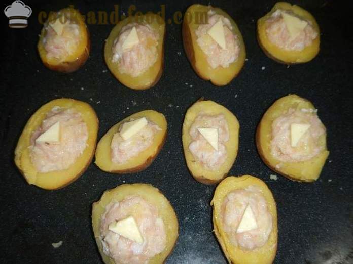 Kentang bakar dengan daging cincang dan keju - seperti kentang panggang dalam ketuhar, langkah resipi demi langkah dengan gambar.