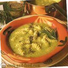 Sup sayur-sayuran dengan pasta