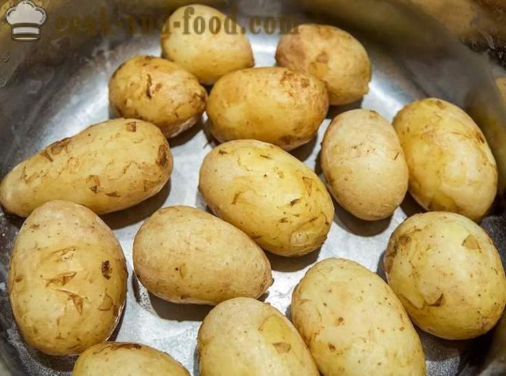 Sarjana Muda makan malam: tiga untuk hidangan asal kentang baru - resipi video di rumah